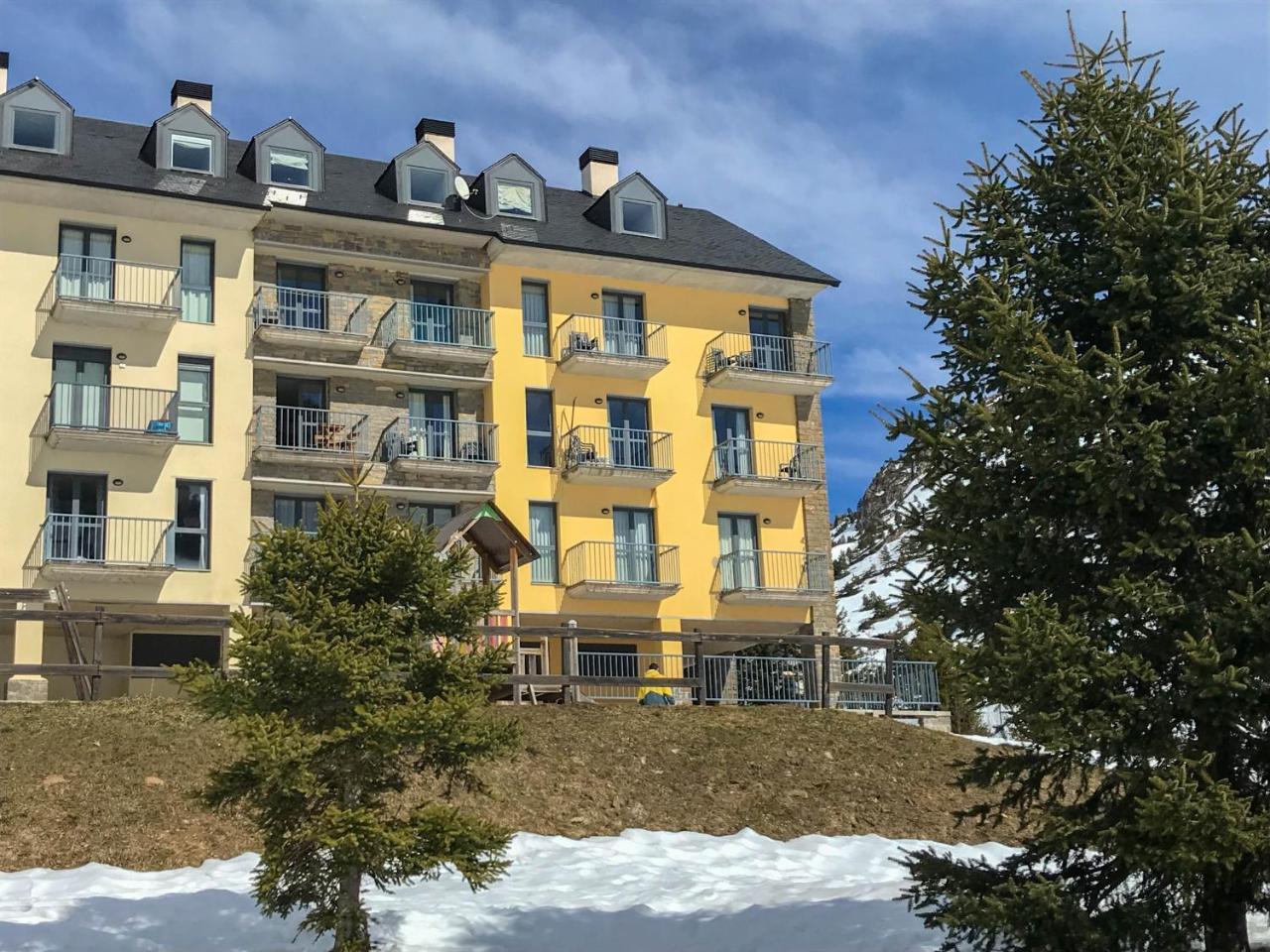 Apartamentos Lorien Candanchú Esterno foto