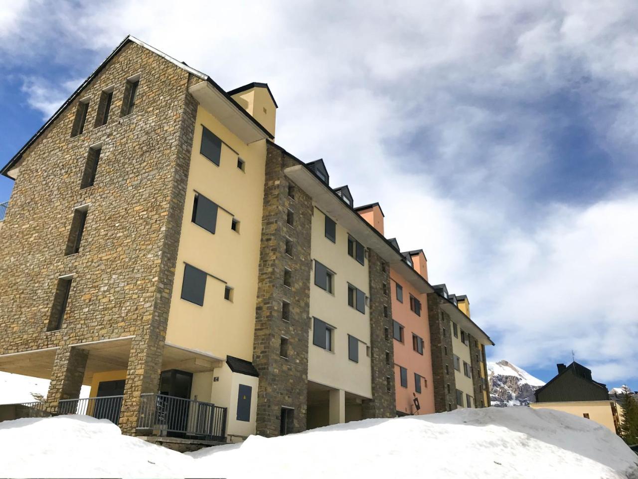 Apartamentos Lorien Candanchú Esterno foto